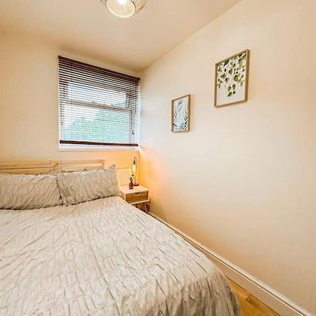 Bright & Spacious Split Level Flat In Kennington Londres Exterior foto