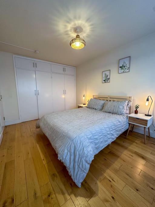 Bright & Spacious Split Level Flat In Kennington Londres Exterior foto